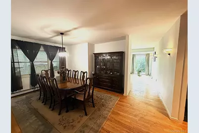 523 Hellwig Lane, West Islip, NY 11795 - Photo 7