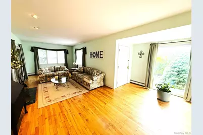 523 Hellwig Lane, West Islip, NY 11795 - Photo 19