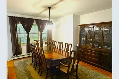 523 Hellwig Lane, West Islip, NY 11795 - Photo 5