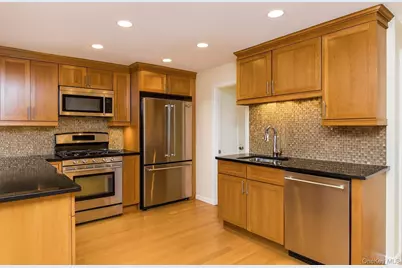 1020 Warburton Avenue #7G, Yonkers, NY 10701 - Photo 5