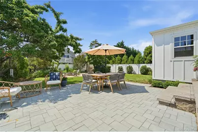 240 Eaton Lane, West Islip, NY 11795 - Photo 39