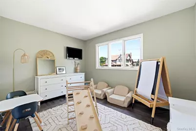 240 Eaton Lane, West Islip, NY 11795 - Photo 31