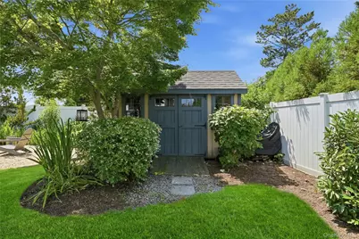 240 Eaton Lane, West Islip, NY 11795 - Photo 41