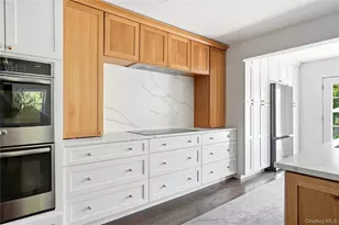 240 Eaton Ln, West Islip, NY 11795 - Photo 17