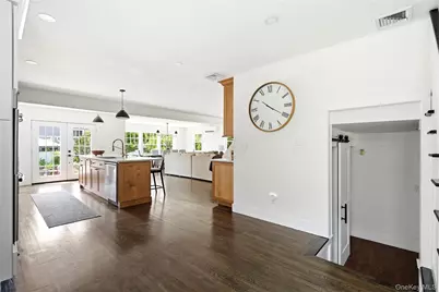 240 Eaton Lane, West Islip, NY 11795 - Photo 21