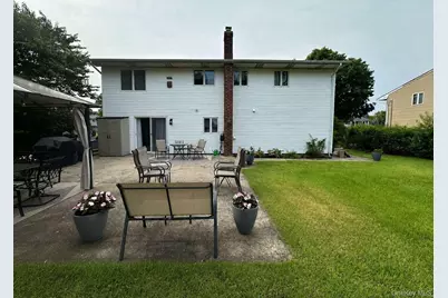 122 Jordan Street, Bay Shore, NY 11706 - Photo 13