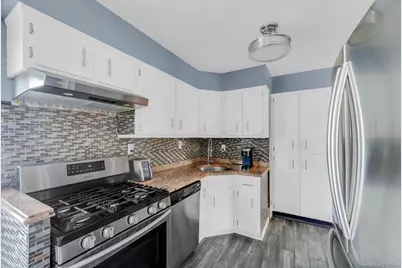 336 W 23rd Street, Deer Park, NY 11729 - Photo 5