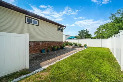 336 W 23rd Street, Deer Park, NY 11729 - Photo 25