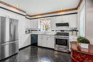 78 Ambrose Ave, Malverne, NY 11565 - Photo 13