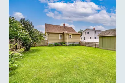 21 Bay 3rd Street, Islip, NY 11751 - Photo 19