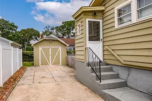 21 Bay 3rd St, Islip, NY 11751 - Photo 3