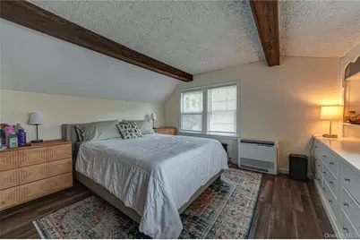 21 Bay 3rd Street, Islip, NY 11751 - Photo 11