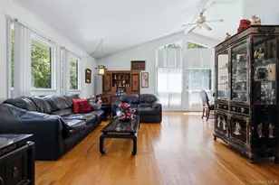 2289 Sultana Dr, Yorktown Heights, NY 10598 - Photo 9