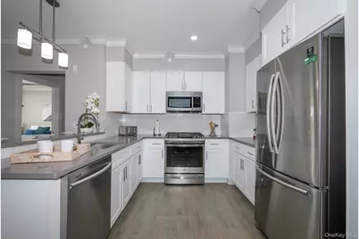 75 Circle Drive #90-204, Central Islip, NY 11722 - Photo 5