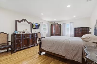 156 Lea Ann Terrace, Wantagh, NY 11793 - Photo 19