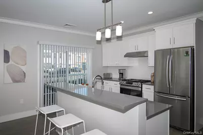 75 Circle Drive #92-101, Central Islip, NY 11722 - Photo 5
