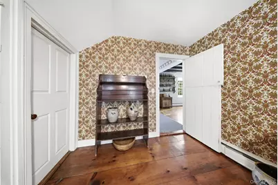 4 Plains Road, Walden, NY 12586 - Photo 9