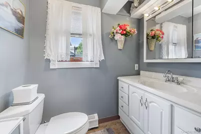 1047 Cornwell Avenue, Baldwin, NY 11510 - Photo 13