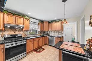 1047 Cornwell Ave, Baldwin, NY 11510 - Photo 9