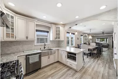 6424 Pleasantview Street, Middle Village, NY 11379 - Photo 7