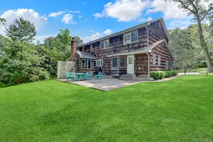 8 Tobi Ln, Setauket, NY 11733 - Photo 3