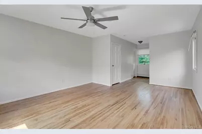 8 Tobi Lane, Setauket, NY 11733 - Photo 19