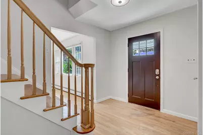 8 Tobi Lane, Setauket, NY 11733 - Photo 5