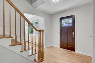 8 Tobi Ln, Setauket, NY 11733 - Photo 5