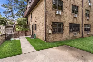 61-17 231st St, Oakland Gardens, NY 11364 - Photo 31