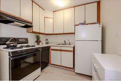 172-70 Highland Avenue #9-L, Jamaica, NY 11432 - Photo 7