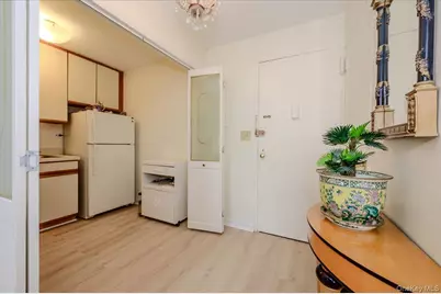 172-70 Highland Avenue #9-L, Jamaica, NY 11432 - Photo 3