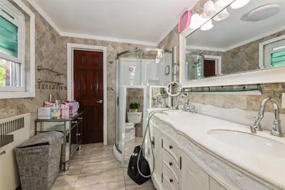 82-27 Utopia Parkway, Jamaica, NY 11432 - Photo 15