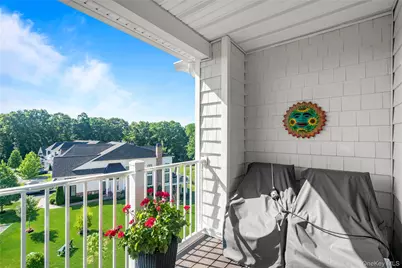 19303 Aspenwood Drive, Plainview, NY 11803 - Photo 25