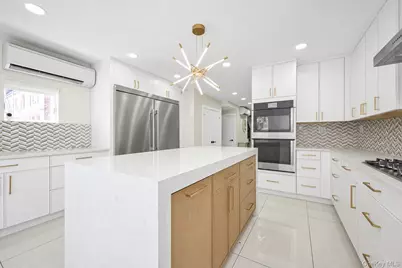 76-37 Vleigh Place, Kew Gardens, NY 11367 - Photo 7