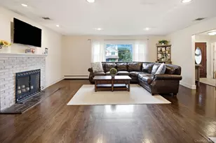 56 Homeland Dr, Huntington, NY 11743 - Photo 3