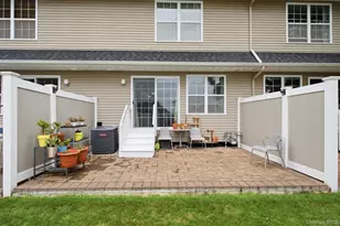 723 Carman Ave, Westbury, NY 11590 - Photo 29