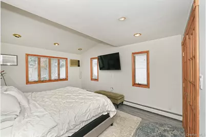 18 Wheelbarrow Lane, Wantagh, NY 11793 - Photo 5