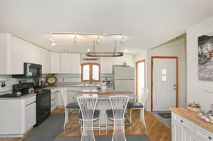 18 Wheelbarrow Ln, Wantagh, NY 11793 - Photo 15