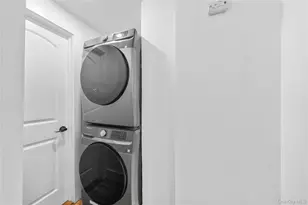 114-22 212th St, Cambria Heights, NY 11411 - Photo 15