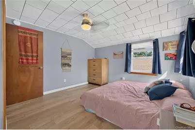 120 Bert Avenue, Westbury, NY 11590 - Photo 17