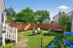 120 Bert Ave, Westbury, NY 11590 - Photo 23