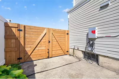 120 Bert Avenue, Westbury, NY 11590 - Photo 25