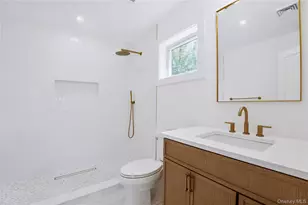 45 Glade Ln, Levittown, NY 11756 - Photo 27