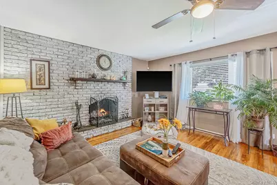 31 Sarah Drive, Lake Grove, NY 11755 - Photo 5