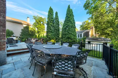 36 Combes Drive, Manhasset, NY 11030 - Photo 31