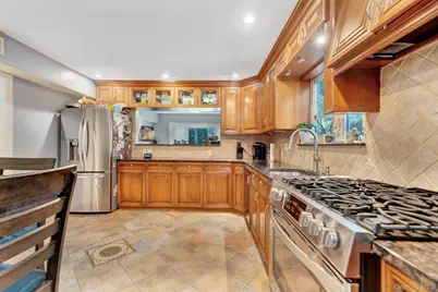 36 Combes Drive, Manhasset, NY 11030 - Photo 11
