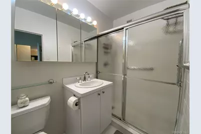 27010 Grand Central Parkway #7G, Floral Park, NY 11005 - Photo 11