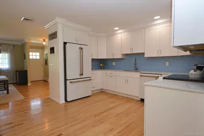 190 Pine Neck Avenue, Patchogue, NY 11772 - Photo 3