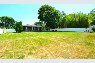 190 Pine Neck Avenue, Patchogue, NY 11772 - Photo 17