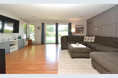 190 Pine Neck Avenue, Patchogue, NY 11772 - Photo 7